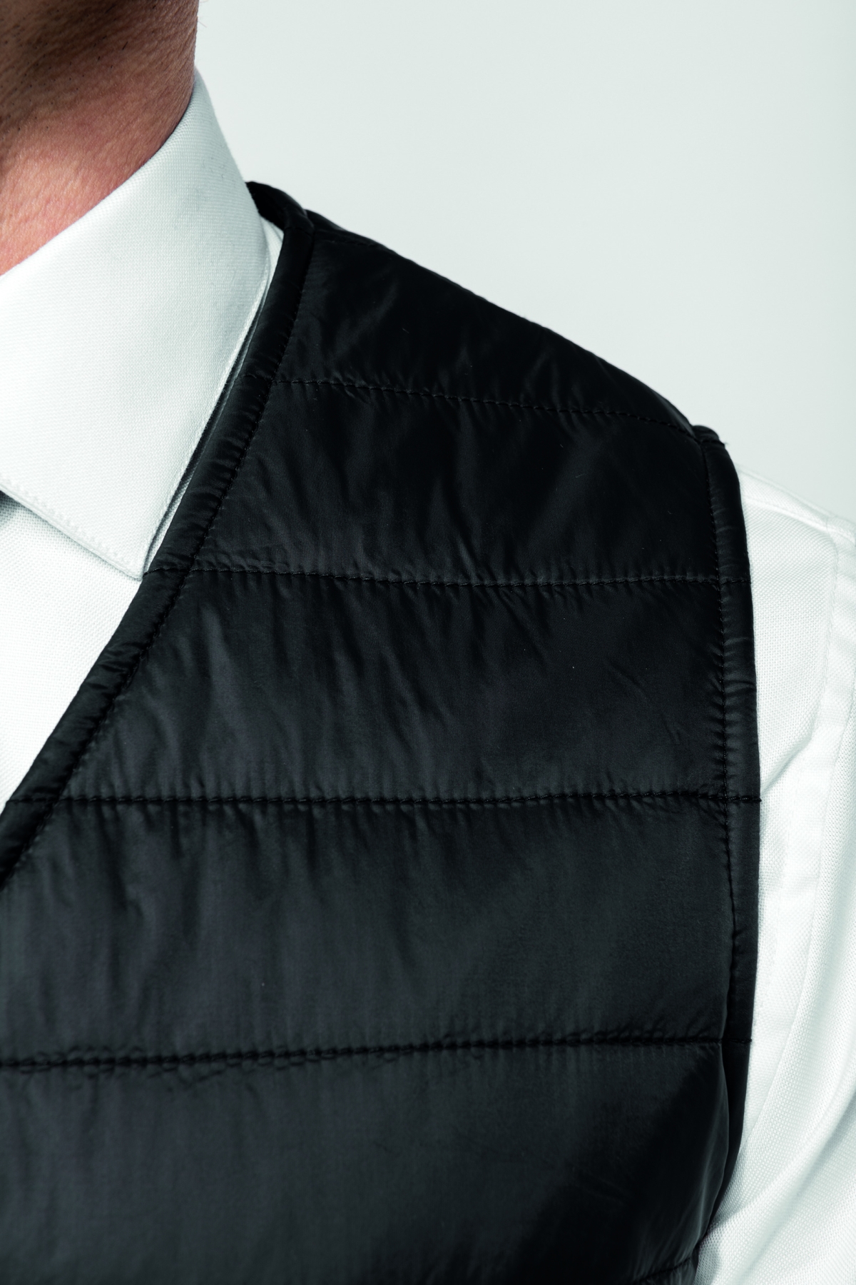 Gilet uomo con collo alto OAKLEY FOA408130 01N - New Marine Store Gilet uomo con collo alto OAKLEY FOA408130 01N - New Marine Store
