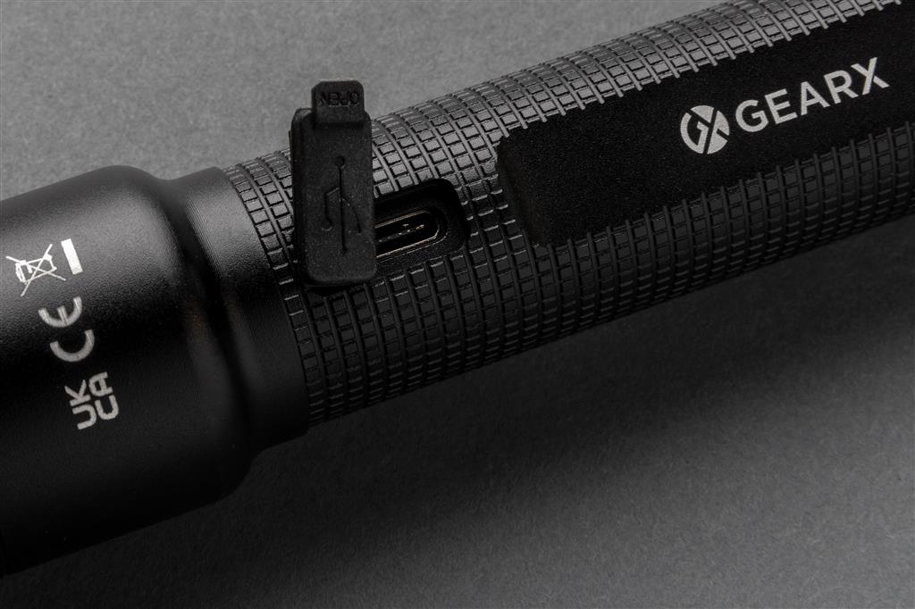 Torcia led ricaricabile velamp hunter 5w 6500k con funzione zoom - ir533