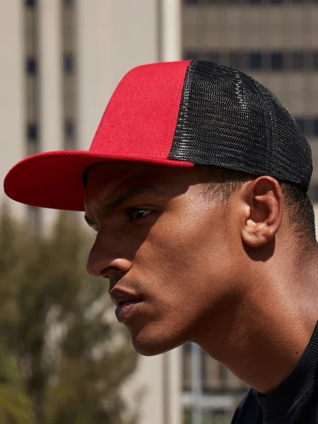 cappellino-modello-rap-e-snapback-personalizzato-beechfield-original-flat-peak-6-panels-trucker-20.webp