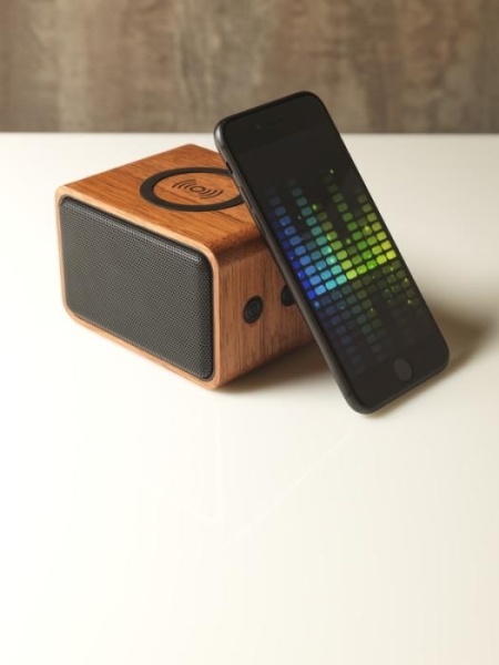 Altoparlante e caricabatterie wireless personalizzato Wooden
