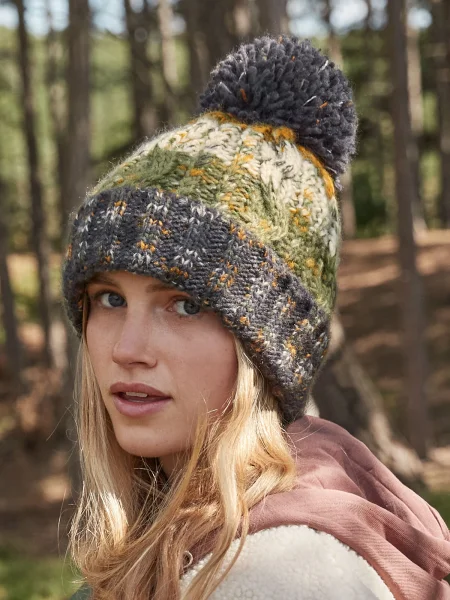 cappello-invernale-con-pon-pon-personalizzabile-beechfield-corkscrew-pom-pom-26.webp
