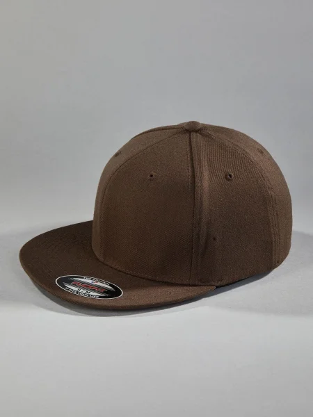 cappello-rap-e-snapback-personalizzato-myrtle-beach-flexfit-flat-peak-51.webp