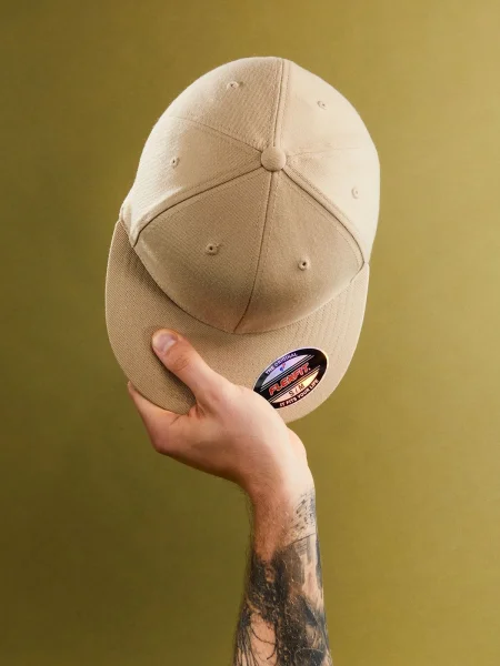 cappello-rap-e-snapback-personalizzato-myrtle-beach-flexfit-flat-peak-54.webp