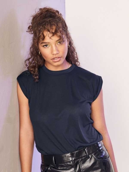 7_maglietta-donna-personalizzata-con-manica-corta-da-602-eur.jpg
