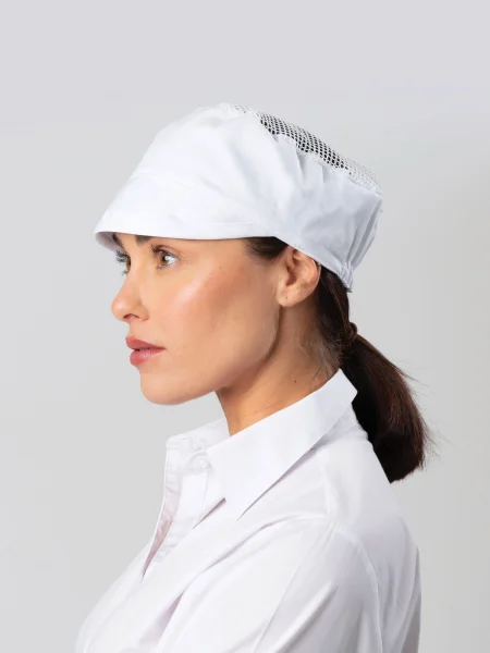 cappello-con-visiera-e-rete-superiore-bianco-da-alimentarista-5.webp