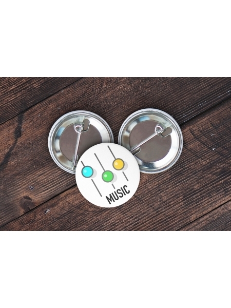 spille-metallo-o-56-mm-rivestite-di-plastica-stampasi-full-color.jpg