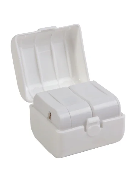 adattatore-universale-con-custodia-in-plastica-personalizzato-universal-01-bianco-2.webp