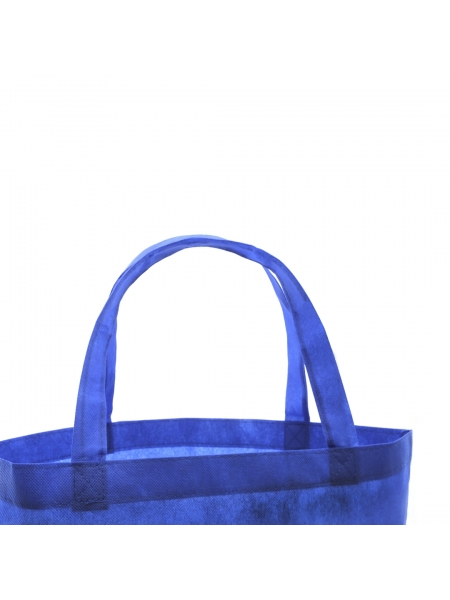 8_shopper-in-tnt-ajaccio.jpg