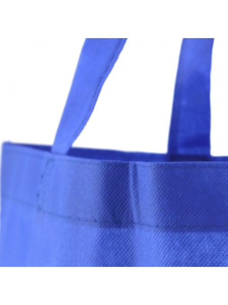 9_shopper-in-tnt-ajaccio.jpg