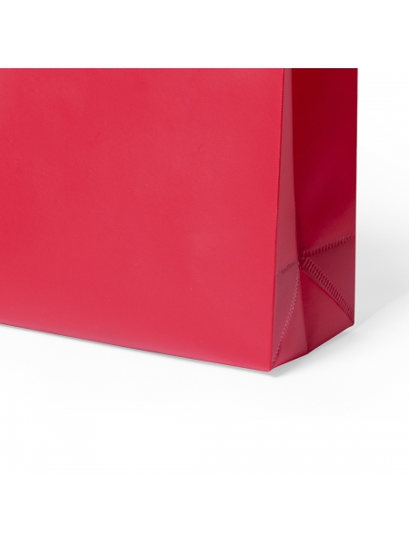9_shopper-in-tnt-bilbao.jpg