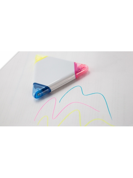 2_evidenziatori-a-tre-colori-con-corpo-triangolare.jpg