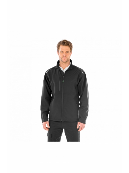 Giacca softshell in materiale riciclato