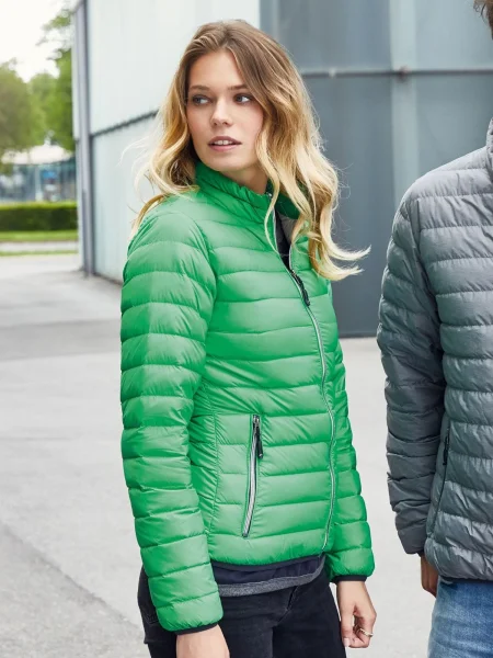 giubbotti-personalizzati-con-logo-da-donna-in-poliammide-47.webp
