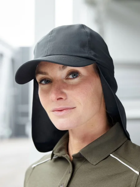 cappellino-paraorecchie-con-protezione-per-il-collo-personalizzato-myrtle-beach-6-panel-cap-with-neck-guard-39.webp