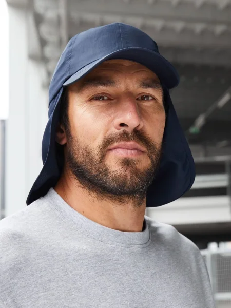 cappellino-paraorecchie-con-protezione-per-il-collo-personalizzato-myrtle-beach-6-panel-cap-with-neck-guard-40.webp