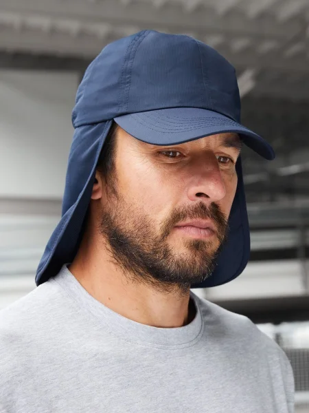 cappellino-paraorecchie-con-protezione-per-il-collo-personalizzato-myrtle-beach-6-panel-cap-with-neck-guard-41.webp