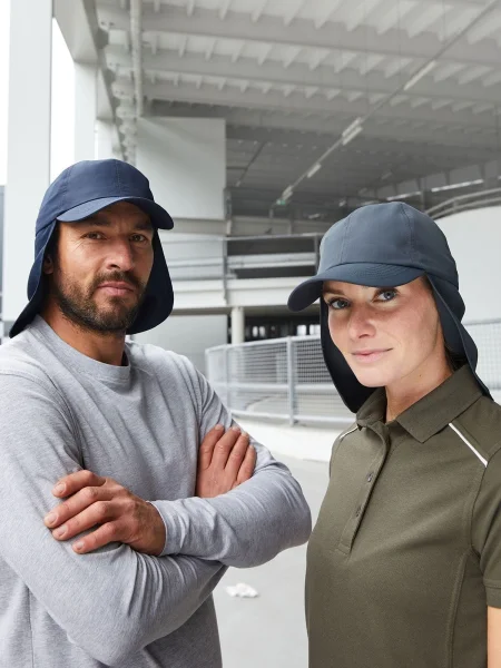 cappellino-paraorecchie-con-protezione-per-il-collo-personalizzato-myrtle-beach-6-panel-cap-with-neck-guard-42.webp