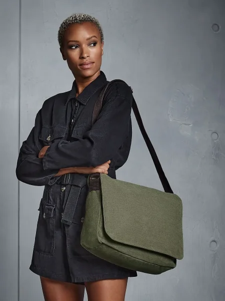 borsa-a-tracolla-personalizzata-quadra-vintage-canvas-despatch-bag-3.webp