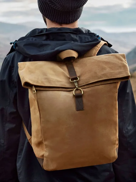 zaino-classico-porta-pc-quadra-heritage-waxed-canvas-12.webp