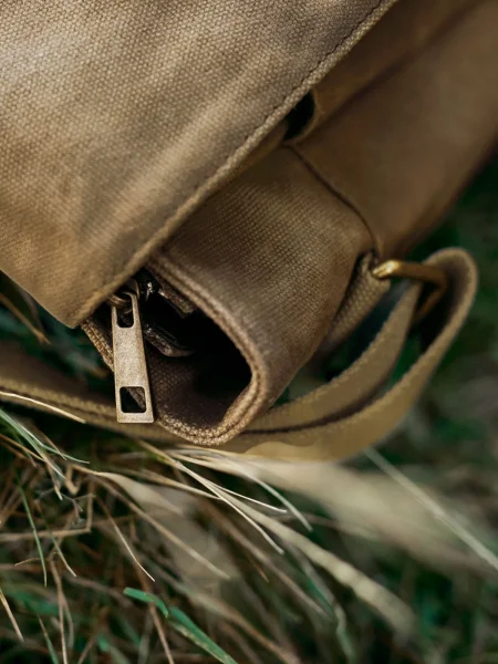 borsa-tracolla-porta-pc-personalizzata-quadra-heritage-waxed-canvas-messenger-13.webp