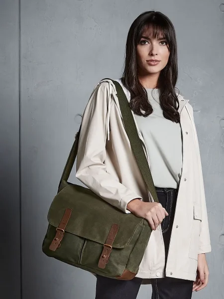 borsa-tracolla-porta-pc-personalizzata-quadra-heritage-waxed-canvas-messenger-2.webp