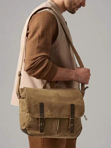 borsa-tracolla-porta-pc-personalizzata-quadra-heritage-waxed-canvas-messenger-9.webp
