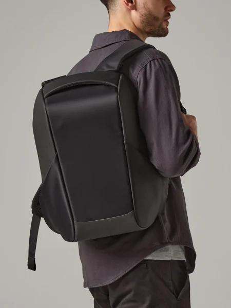 zaino-porta-pc-personalizzato-quadra-project-charge-security-backpack-11.webp