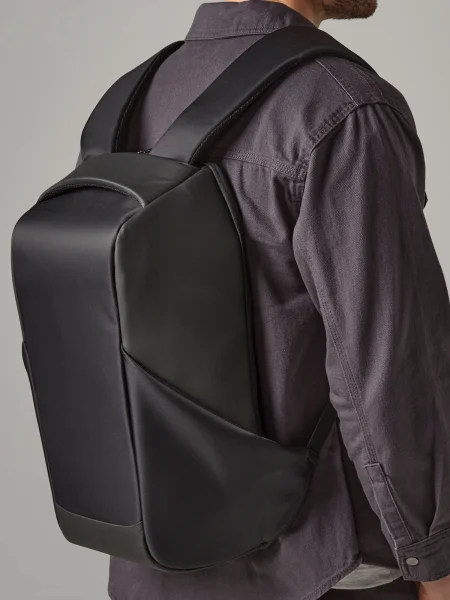 zaino-porta-pc-personalizzato-quadra-project-charge-security-backpack-12.webp