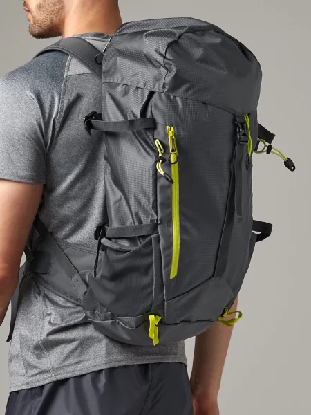 zaino-da-trekking-impermeabile-quadra-17.webp