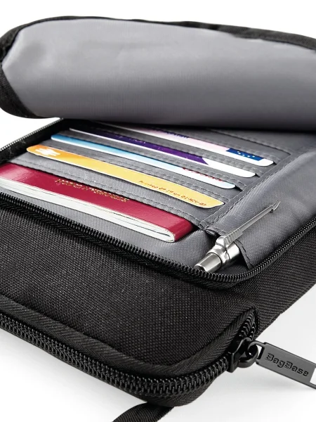 portadocumenti-da-viaggio-personalizzato-bag-base-travel-wallet-black-19.webp