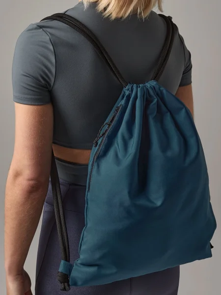 zaino-a-sacca-in-poliestere-riciclato-personalizzato-bag-base-recycled-gymsac-12.webp