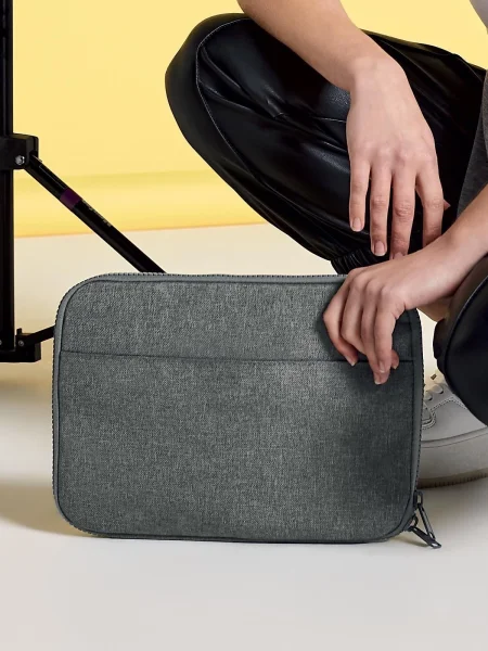 custodia-per-pc-e-tablet-personalizzata-bag-base-essential-tech-organiser-12.webp