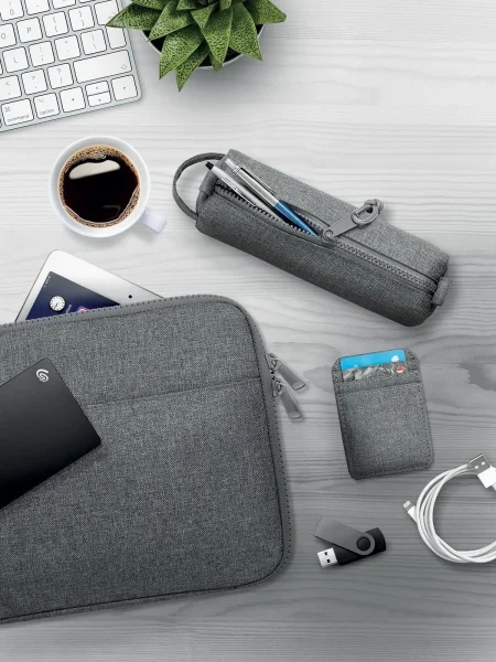 custodia-per-pc-e-tablet-personalizzata-bag-base-essential-tech-organiser-13.webp