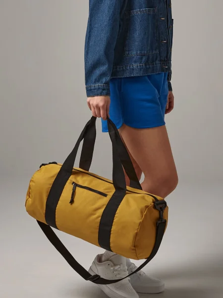borsone-in-poliestere-riciclato-personalizzato-bag-base-recycled-barrel-13.webp