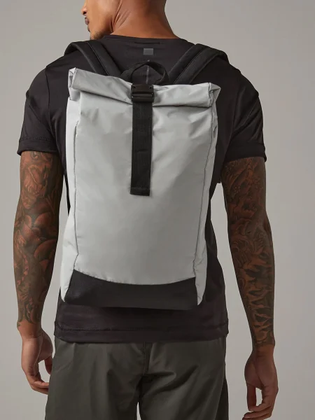 zaino-roll-top-personalizzato-bag-base-reflective-roll-top-backpack-17.webp