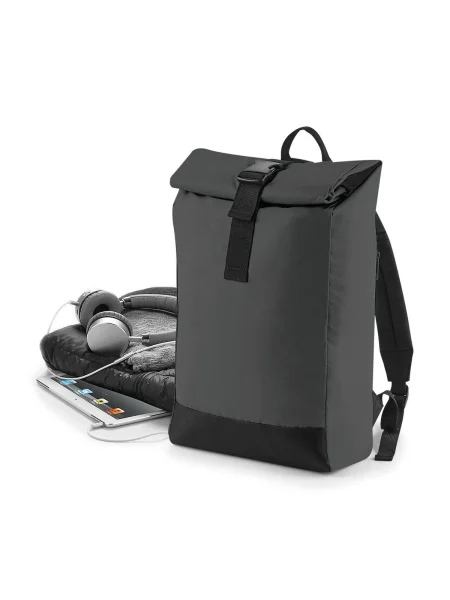 zaino-roll-top-personalizzato-bag-base-reflective-roll-top-backpack-black-reflective-24.webp