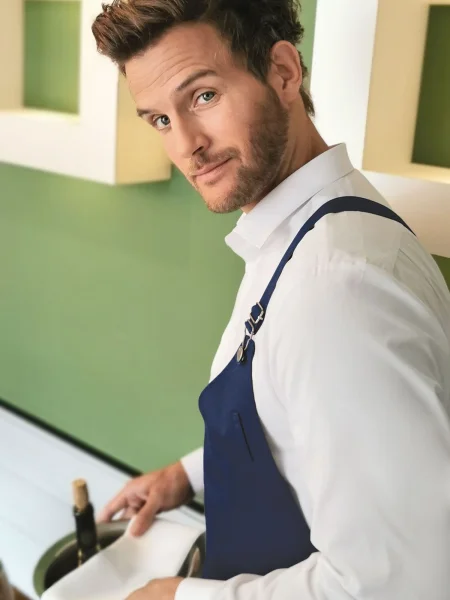 grembiule-per-ristorante-e-bar-personalizzato-karlowsky-asymmetrical-bib-apron-with-pocket-14.webp