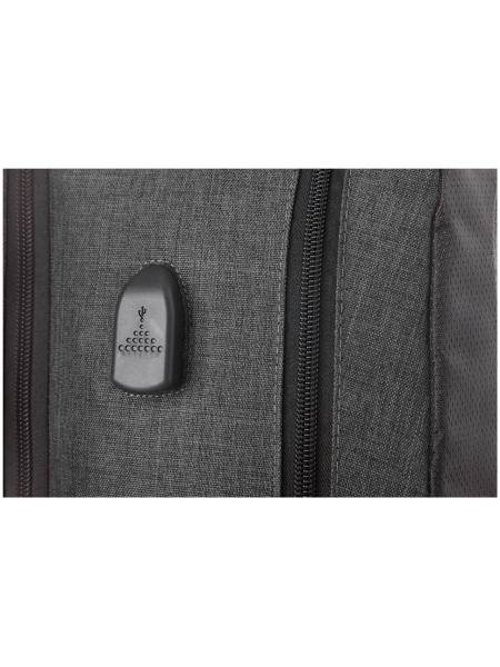 Z_a_Zaino-portacomputer-da-17---TSA-con-porta-USB-Overland-cm.-31x44_5x14-3_1.jpg