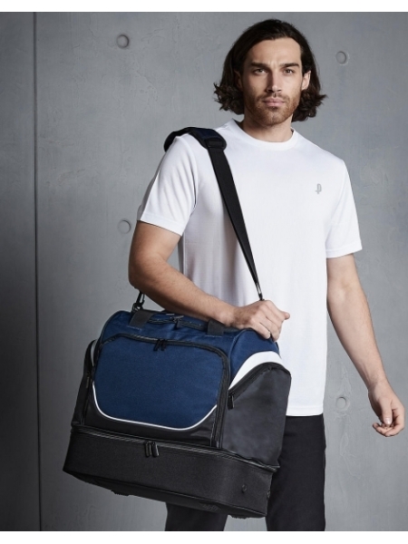 Borsone con scomparto scarpe personalizzato Quadra Pro Team Hardbase Holdall