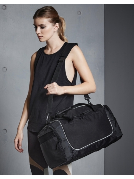 Borsone per sport personalizzato Quadra Teamwear Locker Bag