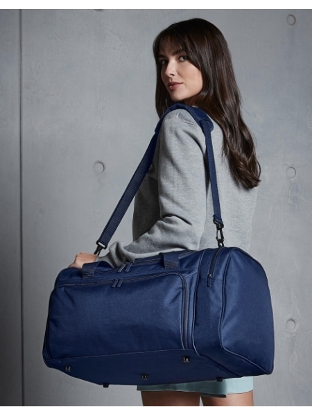 Borsone da viaggio con tracolla personalizzato Quadra Universal Holdall