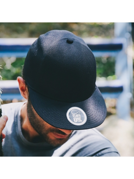 Cappellino modello rap e snapback personalizzato Snap One
