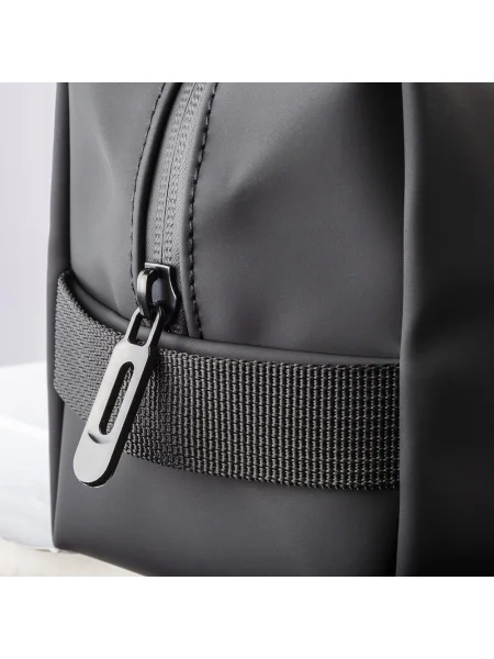 trousse-uomo-personalizzata-in-poliuretano-soffice-demi-design-milano-brera-case-02-nero-47.webp