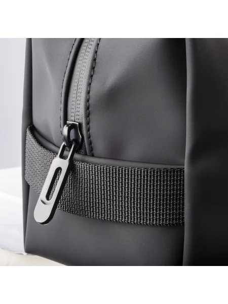 trousse-uomo-personalizzata-in-poliuretano-soffice-demi-design-milano-brera-case-02-nero-48.webp