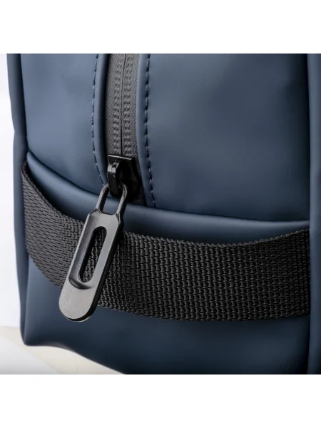 trousse-uomo-personalizzata-in-poliuretano-soffice-demi-design-milano-brera-case-blu-scuro-8.webp
