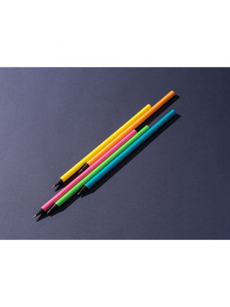 Stampa personalizzata su matite con gomma colorata per hotel di lusso