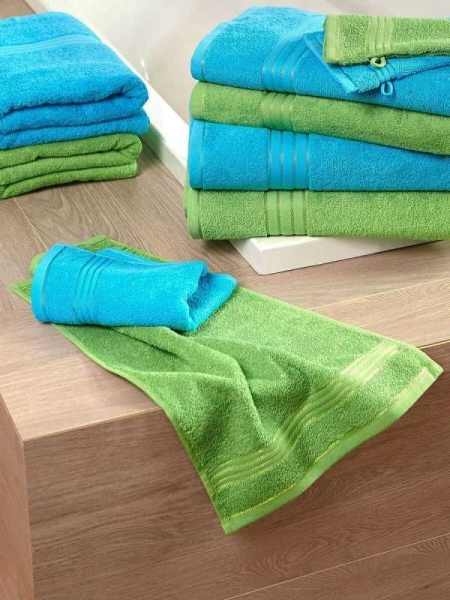 Asciugamani spugna con nome ricamato da bagno