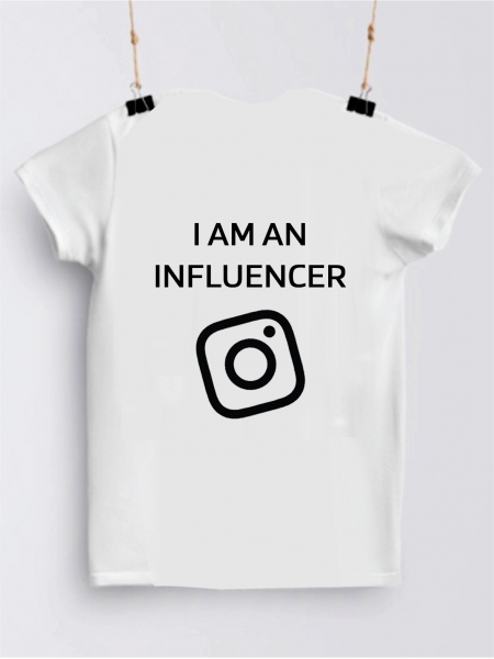 T-Shirt con frasi divertenti Instagram