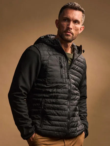 giubbino-trapuntato-leggero-uomo-personalizzato-tee-jays-hooded-crossover-men-7.webp
