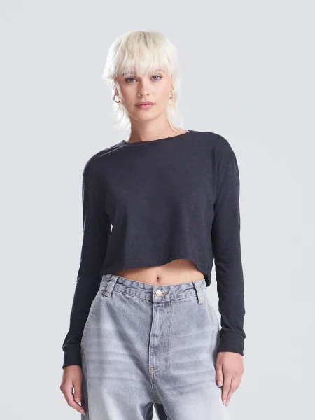 t-shirt-on-line-da-donna-long-sleeved-cropped-8.webp